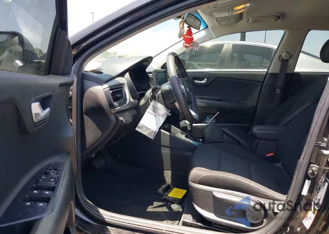 2020 Kia Rio S z USA, uszkodzony, nr VIN 3KPA24AD8LE353878